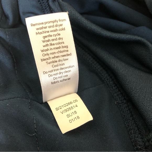 Athleta Laser Cut Lined Run Shorts XXS - Picture 7 of 7